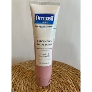 Dermasil Exfoliating Facial Scrub Vitamin C & Niacinamide 5 fl oz